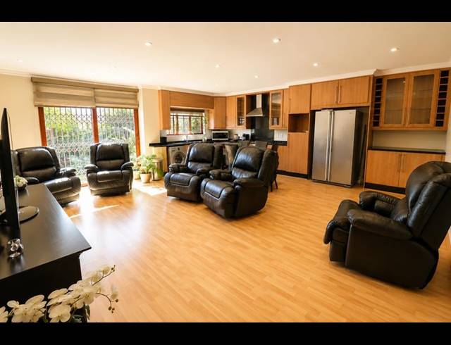 2 BEDROOM TOWNHOUSE FOR SALE IN EDENBURG